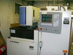 Mitsubishi FX1 EDM Machine